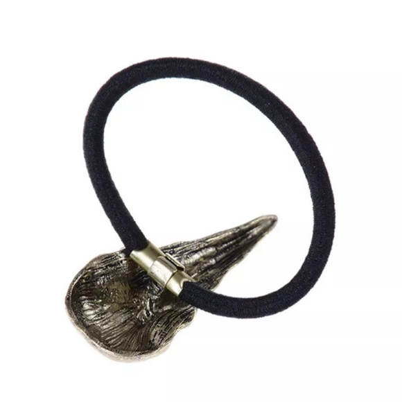 🐦‍⬛ Crow Skull Hair Tie - Picture 2 of 3